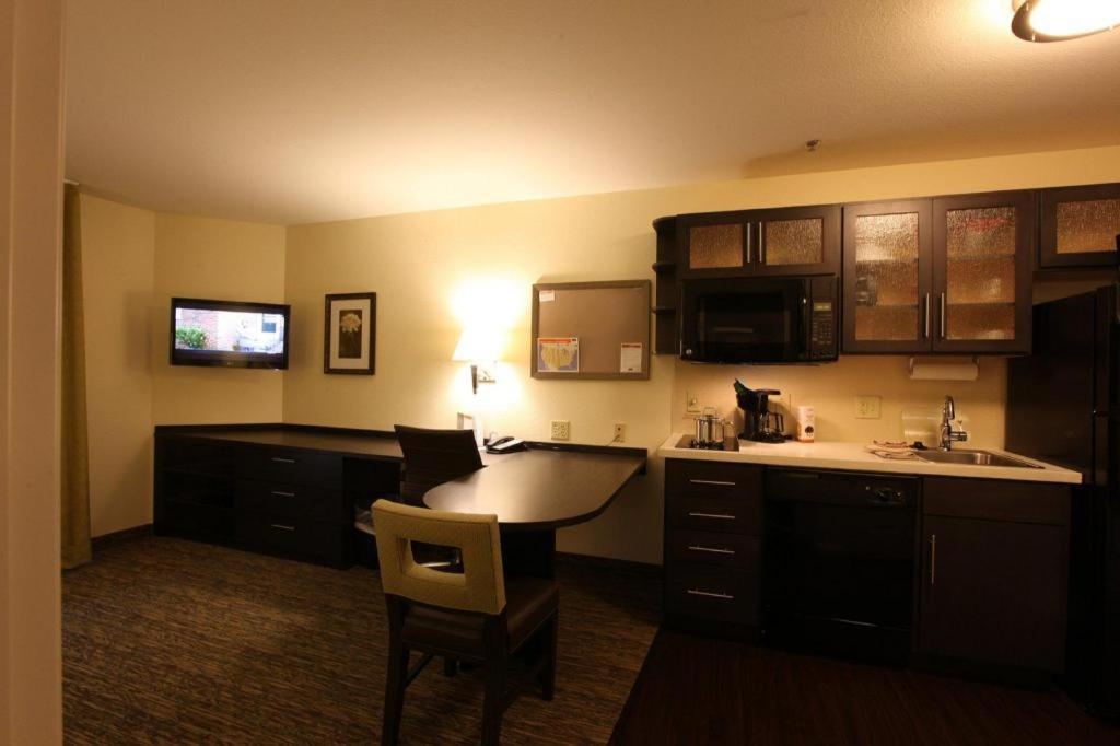 Candlewood Suites Saint Joseph By Ihg Exterior photo
