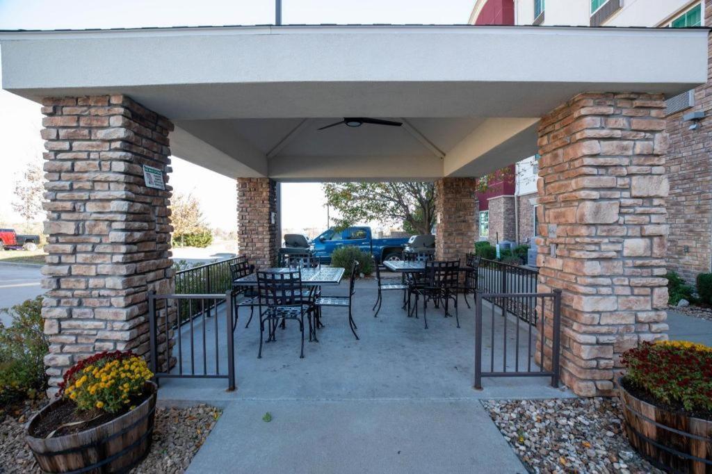 Candlewood Suites Saint Joseph By Ihg Exterior photo